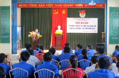Đồng chí Nguyễn Thị Thu Hà - Phó Bí thư Thường trực Tỉnh Đoàn Quảng Ninh phát biểu khai mạc lớp tập huấn.